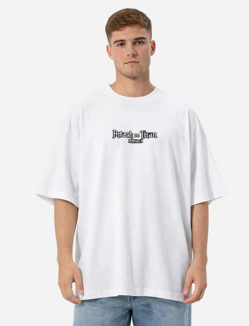 CAMISETA OVERSIZE EREN & TITAN